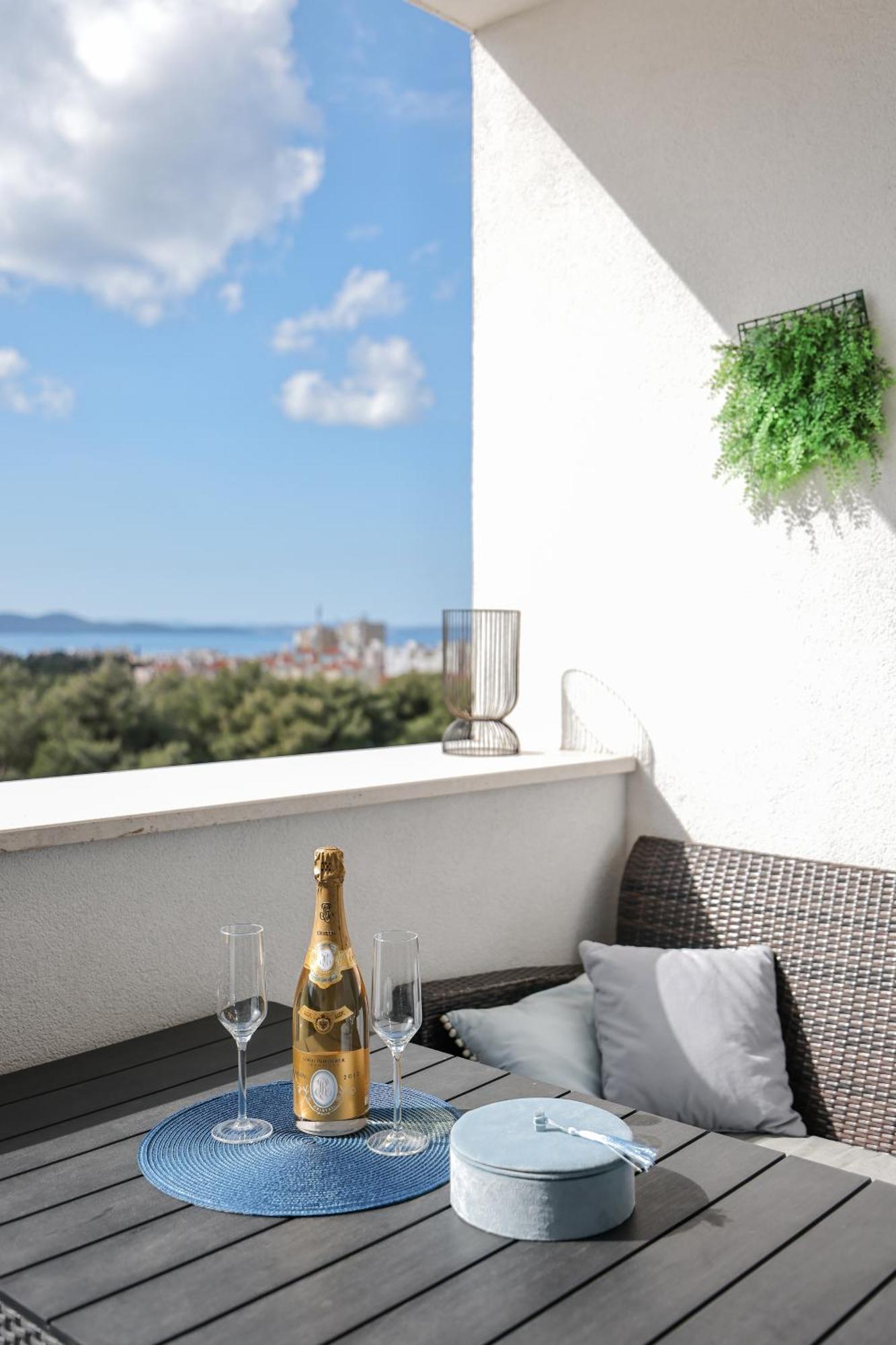 Appartamento Stella Maris **** balcony, sea view, garage, BBQ Zara Esterno foto